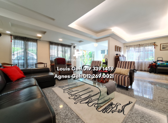 Trop.Golf | Modern Extend Reno Semi-D Trop.Golf | Modern Extend Reno Semi-D