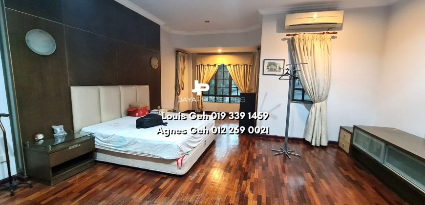 Corner Link Bungalow with Spacious Land Corner Link Bungalow with Spacious Land